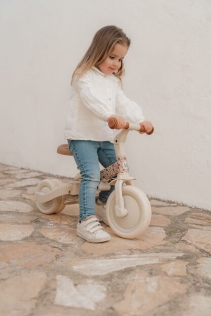Triciclo con Barra Blanco Flores LD - Imagen 7