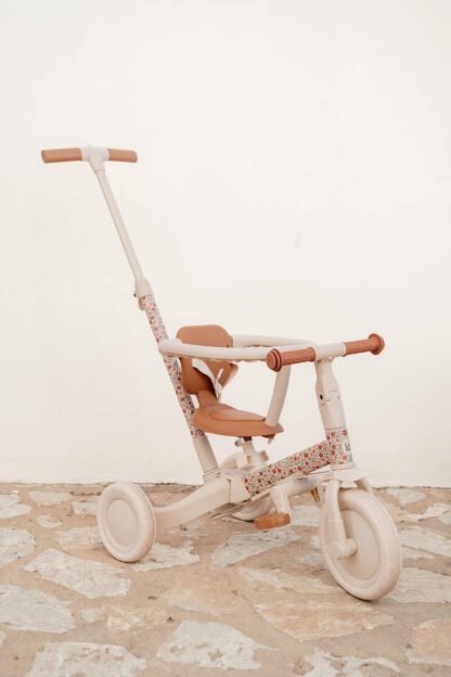 Triciclo con Barra Blanco Flores LD - Imagen 6
