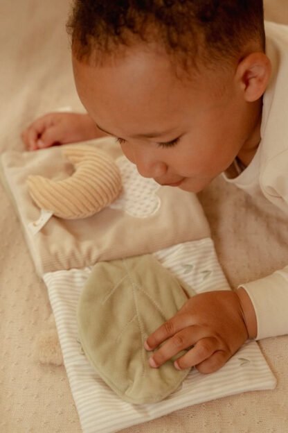 Libro Blandito Actividades Newborn Naturals
