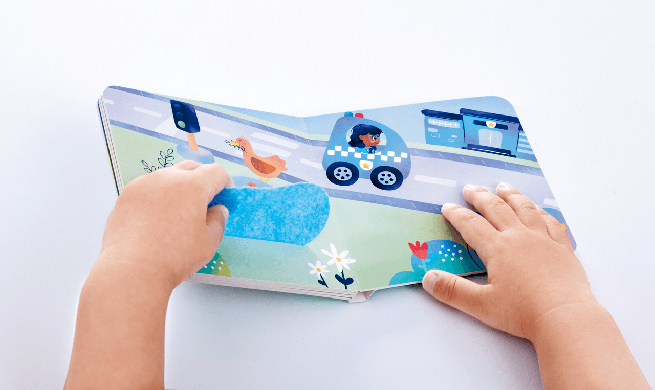 El coche de policía ruidoso