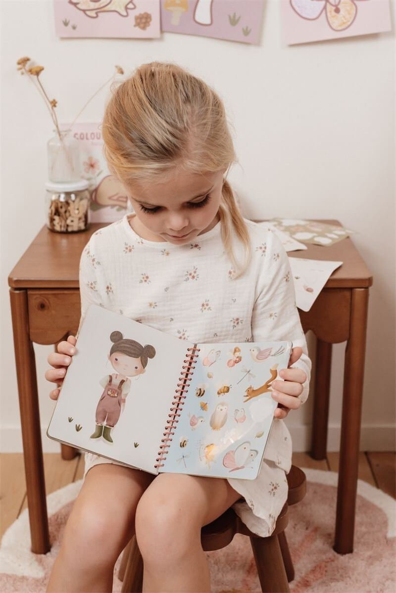 Libro viste a Rosa Fairy Garden